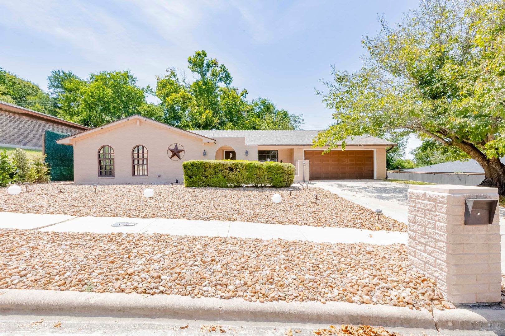 906 Tammy Drive – photo 1