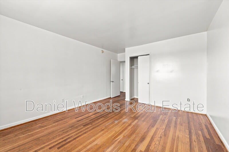 918 Booth St – photo 5
