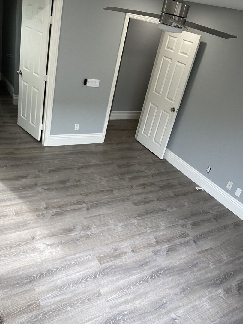 HUGE 2 bed Luxury condo, AC, W/D, tons of upgrads move in specials! – photo 5