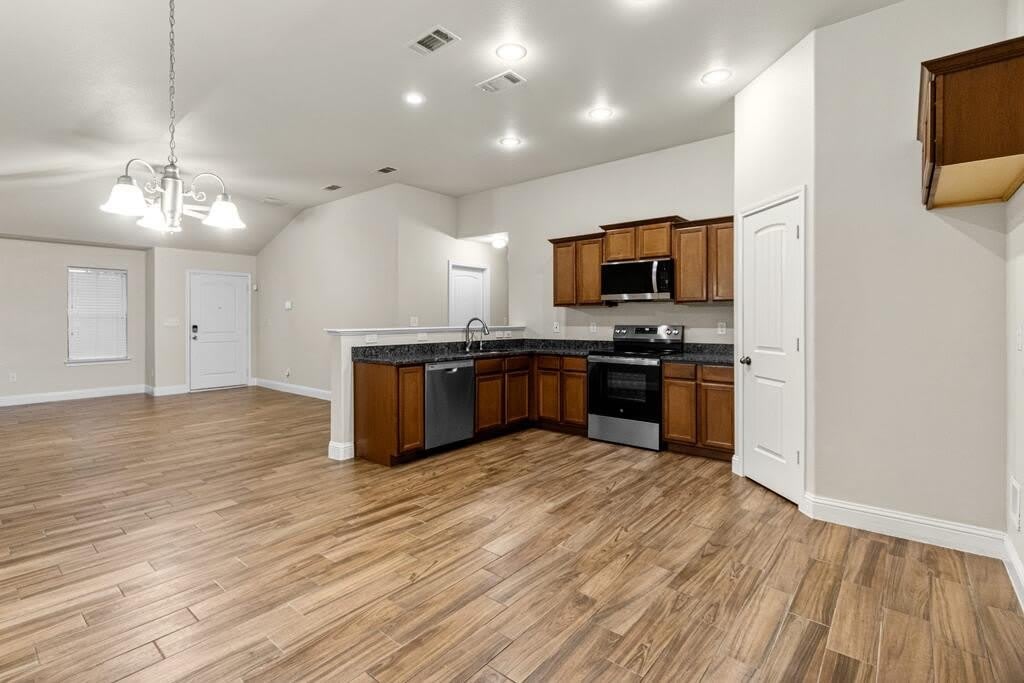 504 E 96th St – photo 2