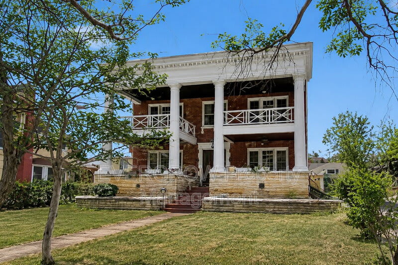 945 Woodruff Place Middle Drive – photo 2