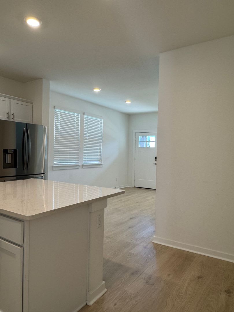 4 BR/2.5BA – photo 3