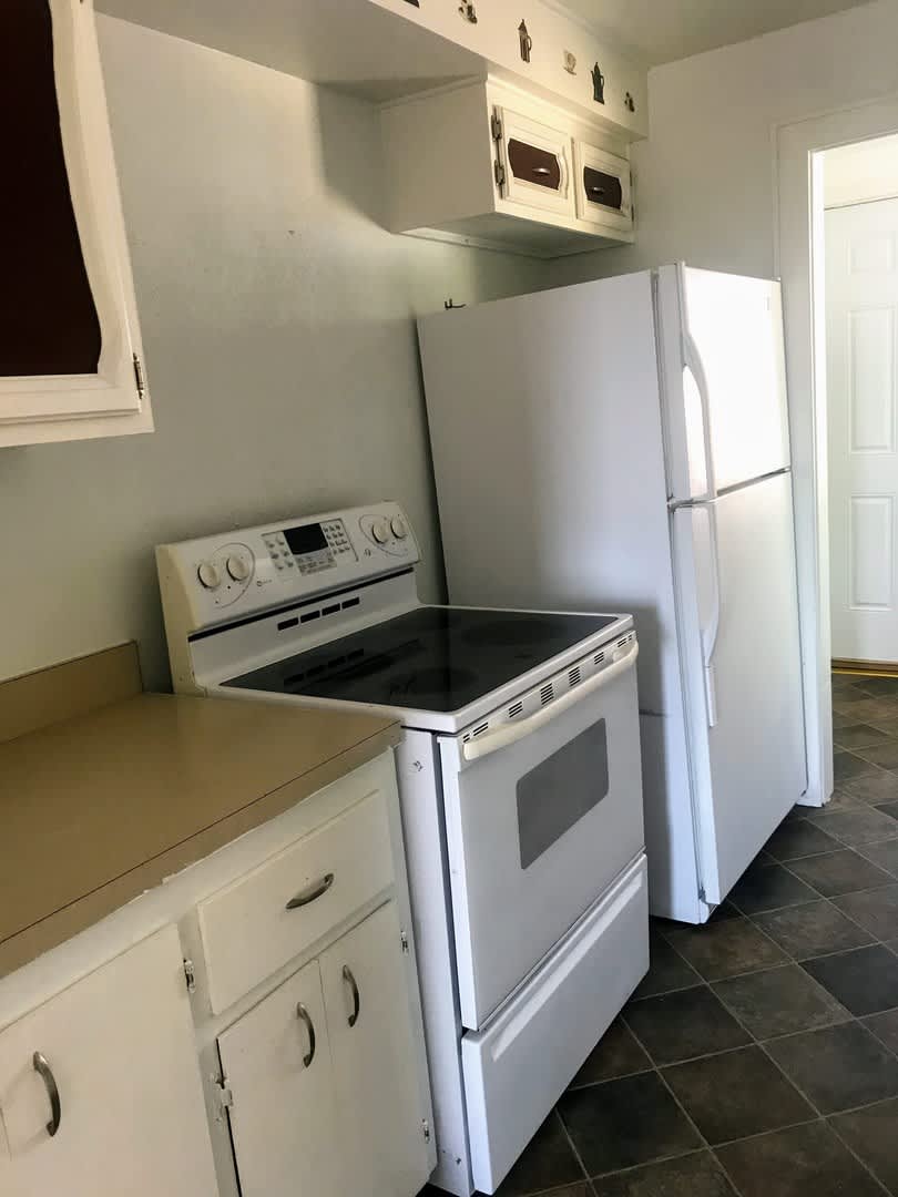 2 Bed, 1 Bath Home with Garage, Large Yard & Deck – $1,199/Month – photo 5