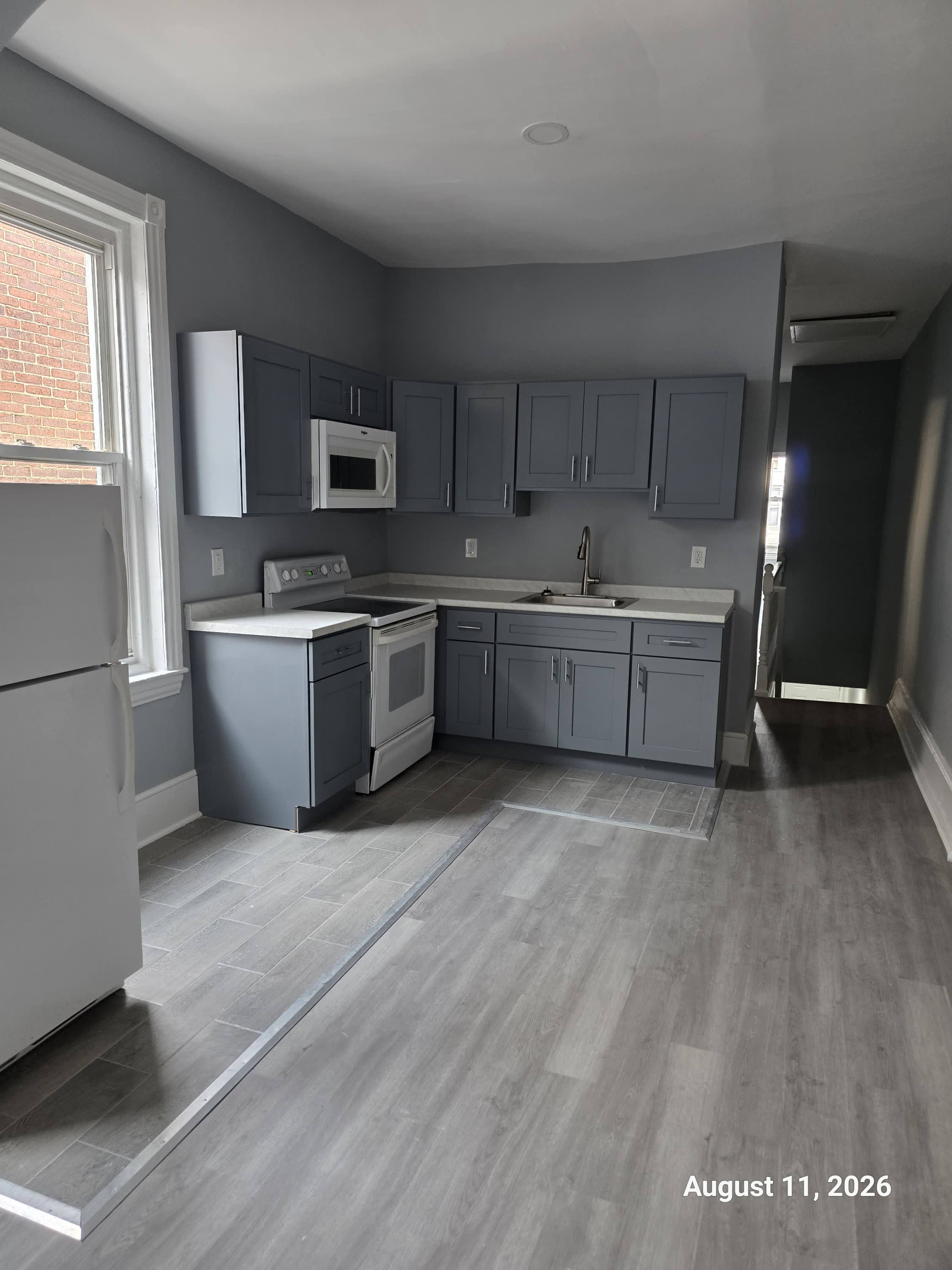4542 North 19Th Street Apt 2 – photo 2