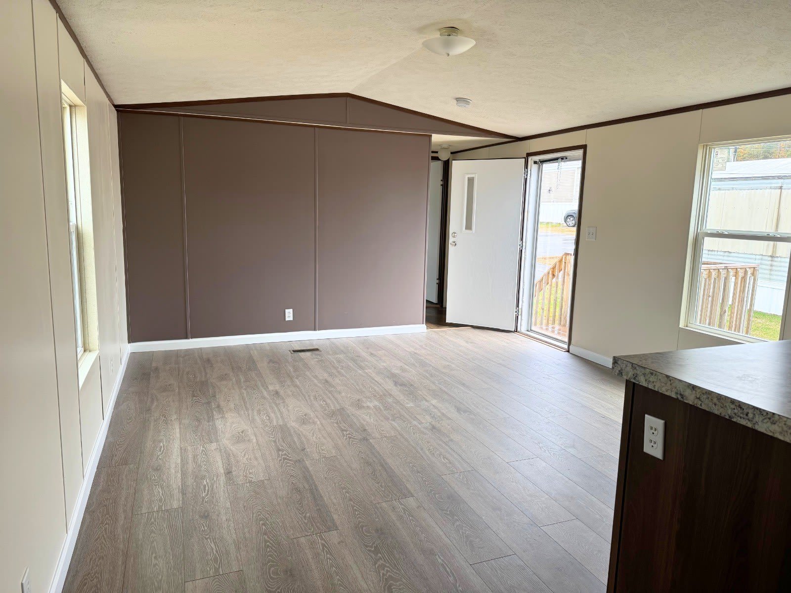 565 Travis Way – photo 5