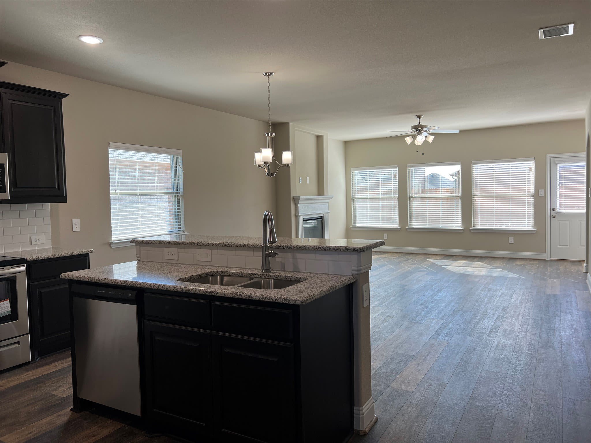639 Comal Drive – photo 4