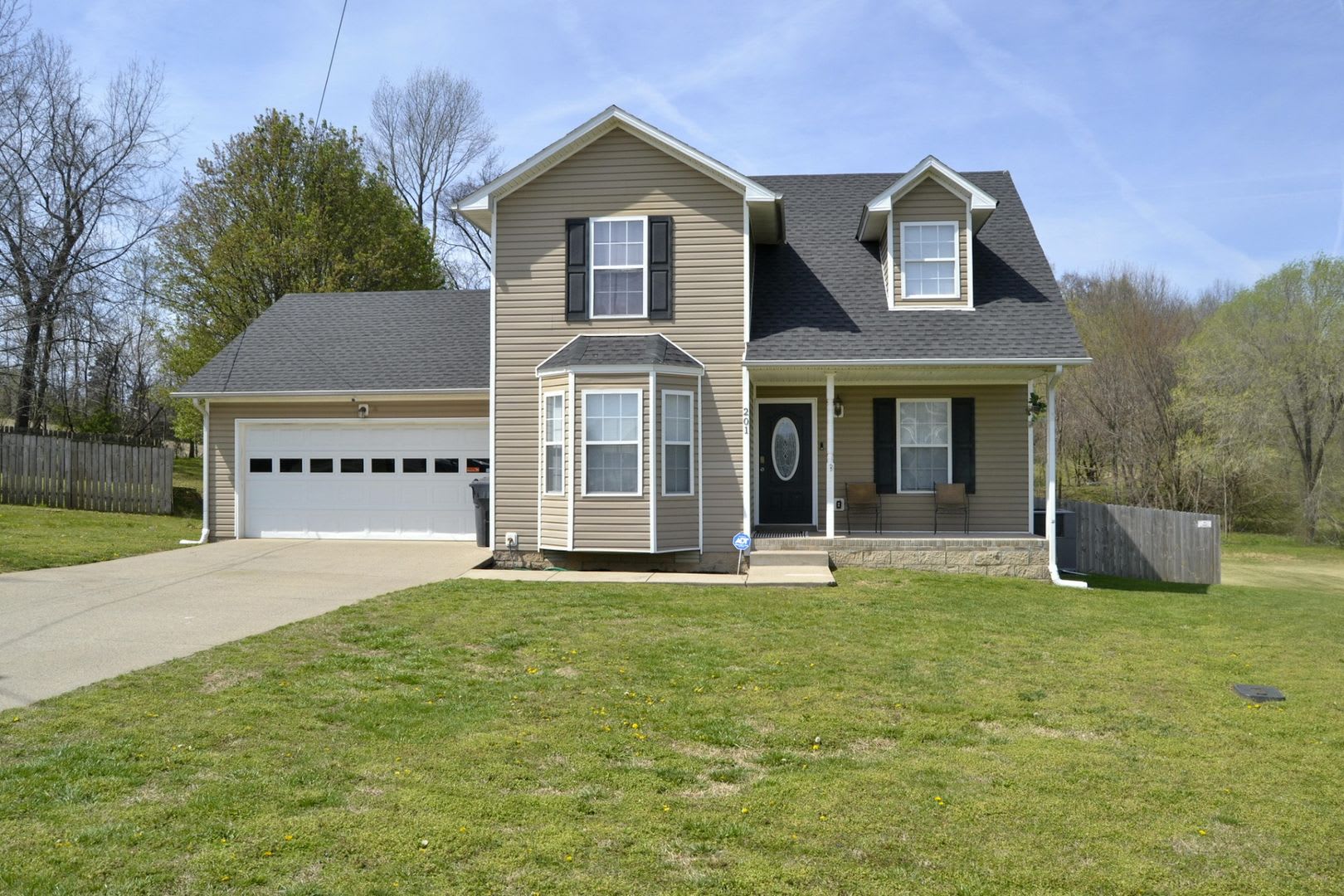 Large Home Coming Soon! Close to Fort Campbell with Large Fenced Yard – photo 1