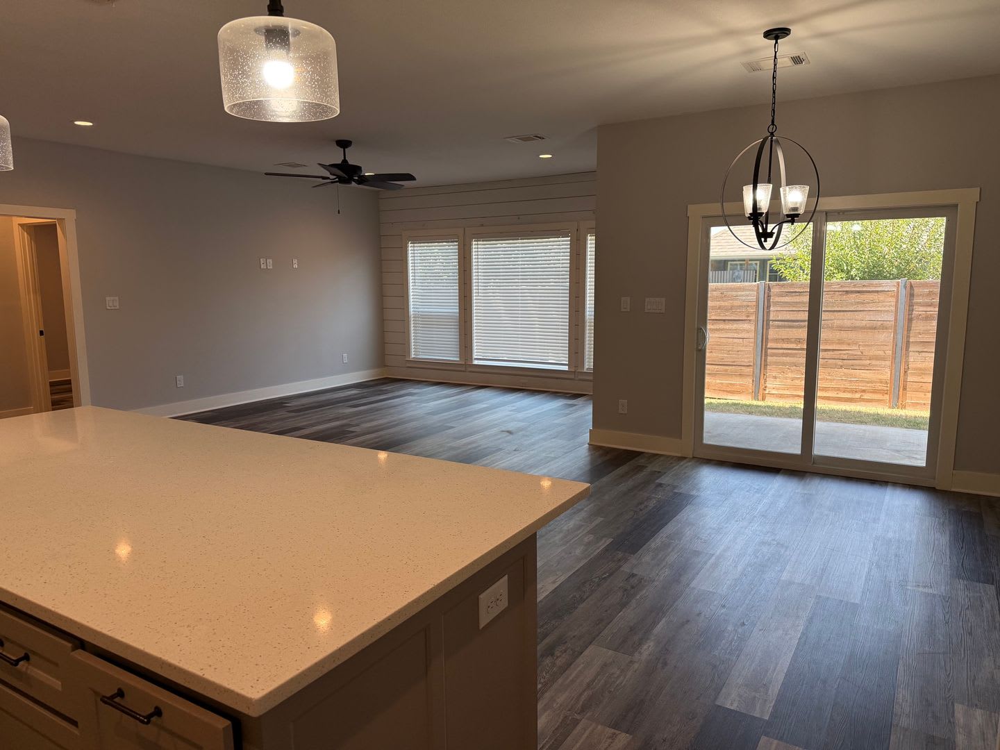 BEAUTIFUL CUSTOM HOME FOR LEASE! 3/2/2 COTTAGES AT MAGNOLIA VILLAGE SHERMAN TX – photo 5
