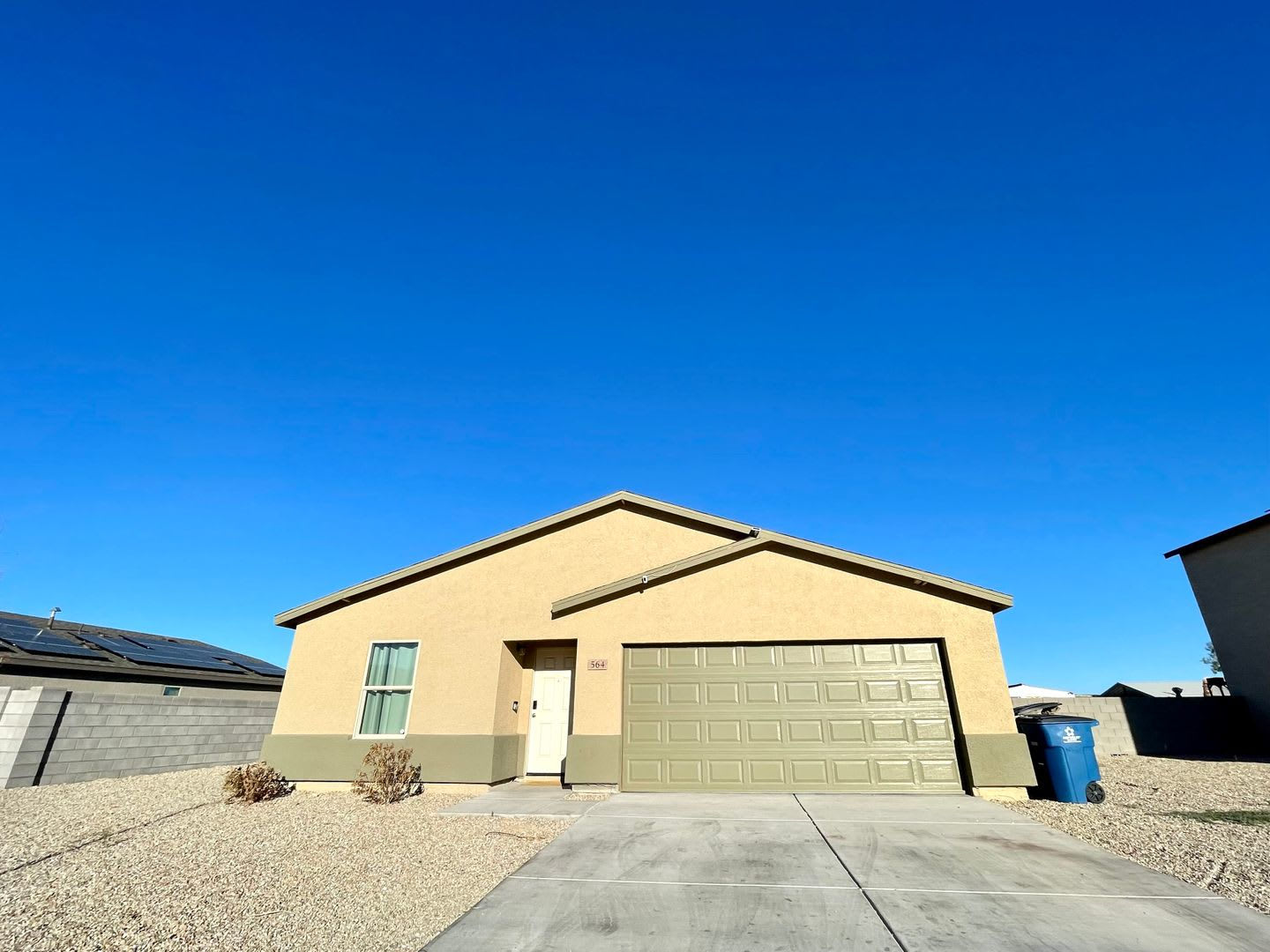 New 4 Bedroom Home in Bullhead City! AVAILABLE FURNISHED OR UNFURNISHED! – photo 2