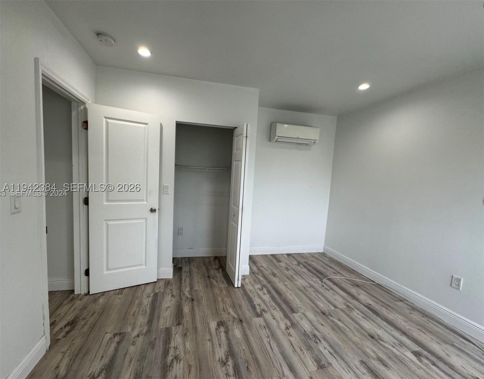 1248 Marseille Dr – photo 1