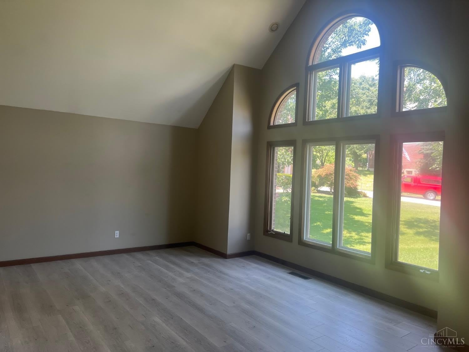 8170 Foxdale Court – photo 5