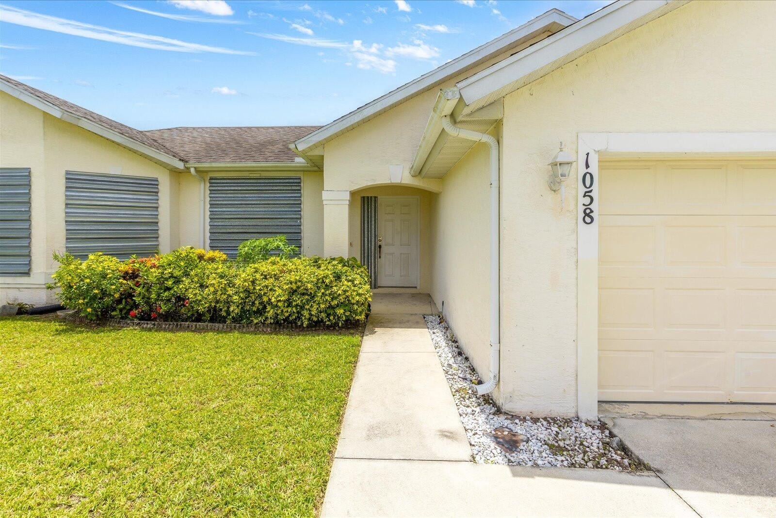 1058 SW Locke Avenue – photo 2