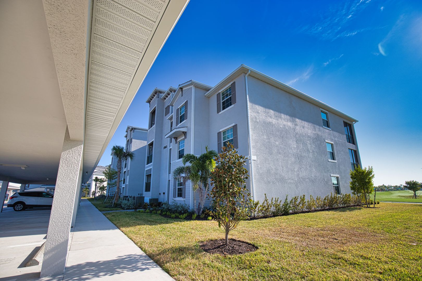 Seasonal Short-Term 3 Bedroom 2 Bathroom First Floor Condo located in Wellen Golf & Country Club! – photo 1