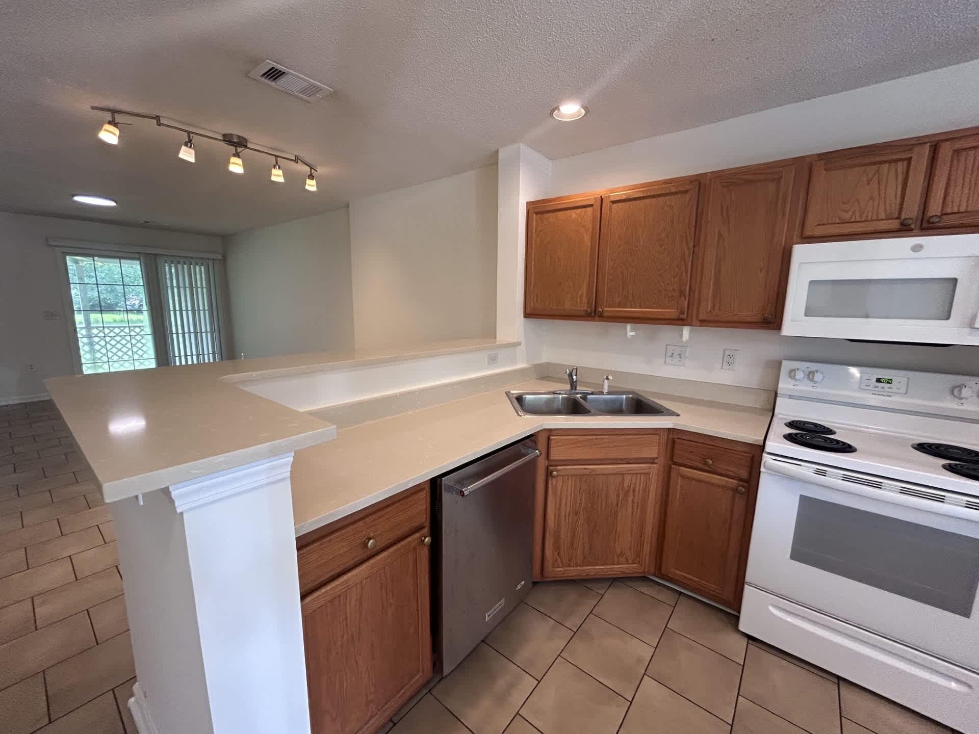 957 Pendant Cir – photo 5