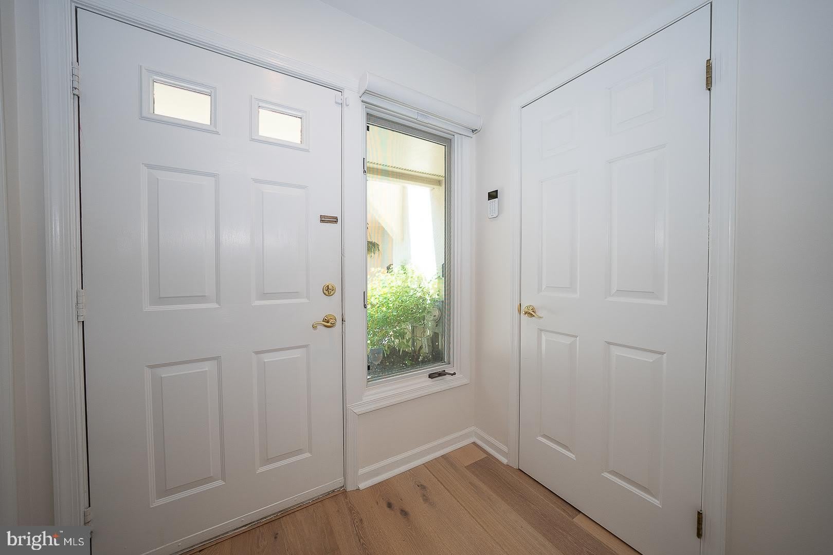 116 MONTROSE Avenue – photo 5