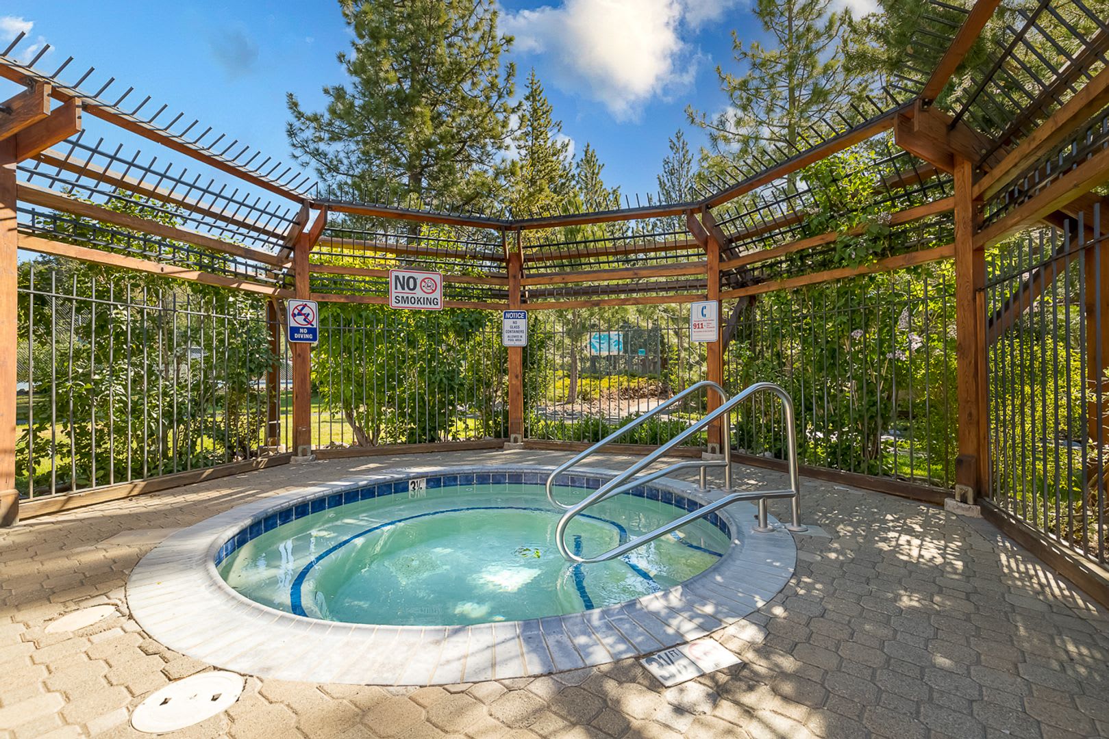 Long Term Great Amenities Spacious Interior 4 Bedrooms – photo 3