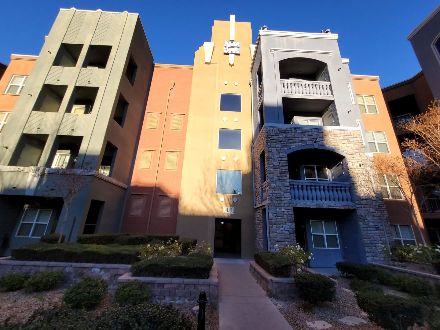 Gorgeous 2 Bedroom 2 Bath Manhattan Condo is just the place for you! – photo 3