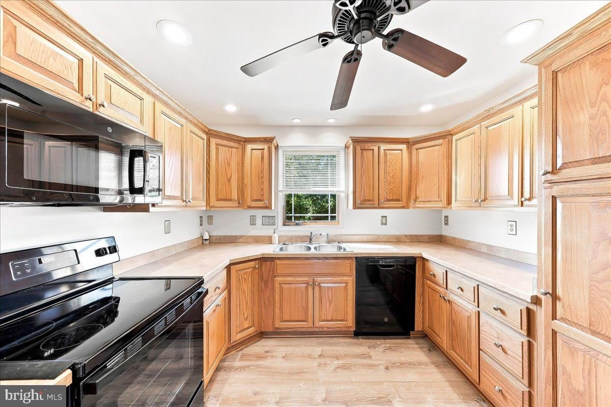 110 E HOFFECKER Street – photo 3