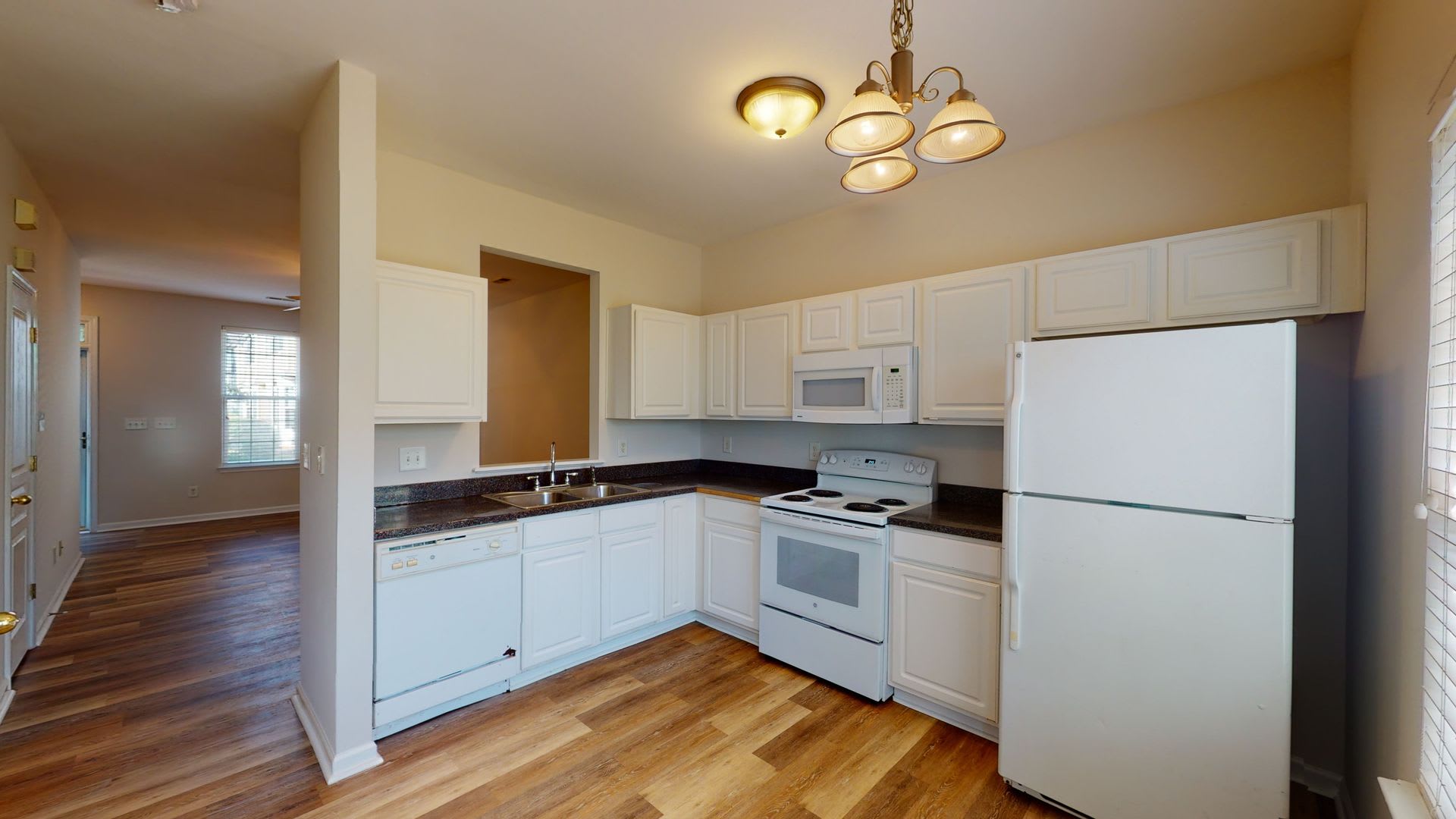 5545 Seths Drive – photo 4