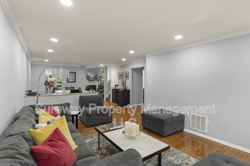 2028 Greenes Way Circle – photo 5