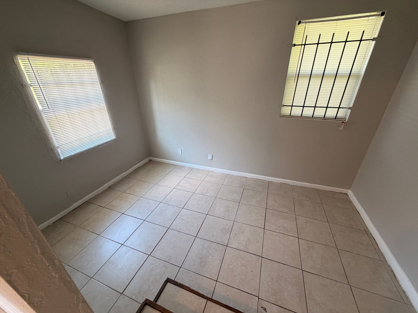 Spacious Updated 3 1 With Bonus Room And Large Utility Room – photo 5