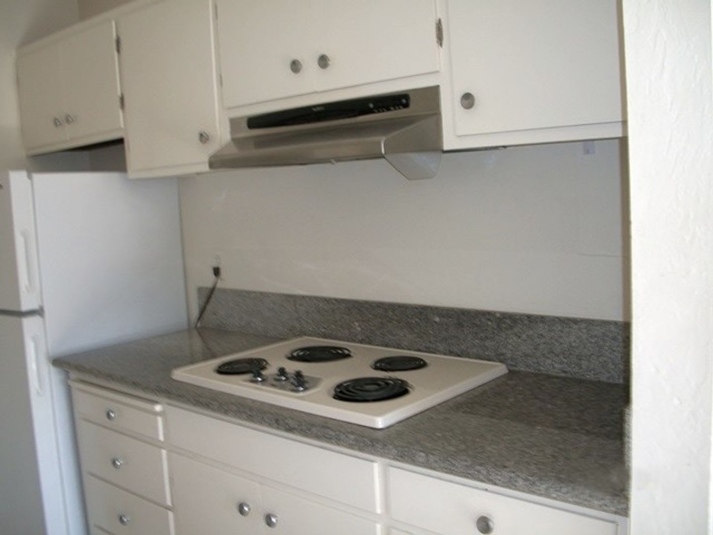 This large 3 bedroom 2 bath apartment is in the heart of Gourmet Ghetto~ SECURITY DEPOSIT REDUCED.. – photo 4