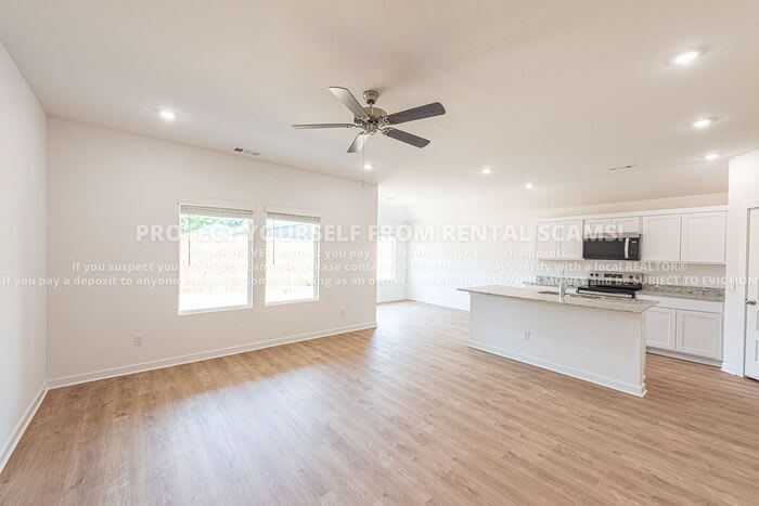 420 Raegan Street – photo 4