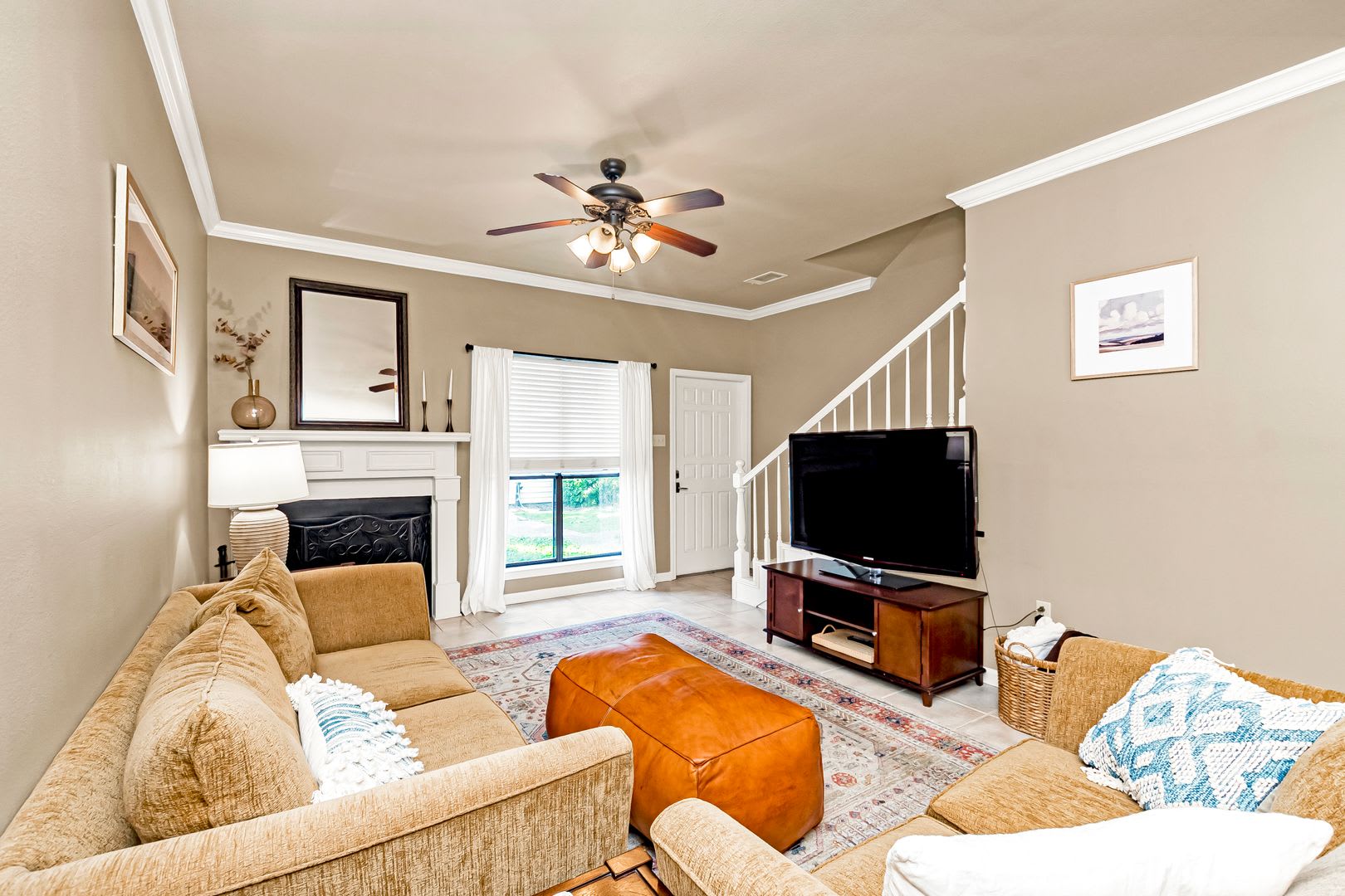 2 Bedroom Furnished Townhome Off Jefferson Hwy All Utilities Included Community Pool Long Term Rental – photo 1