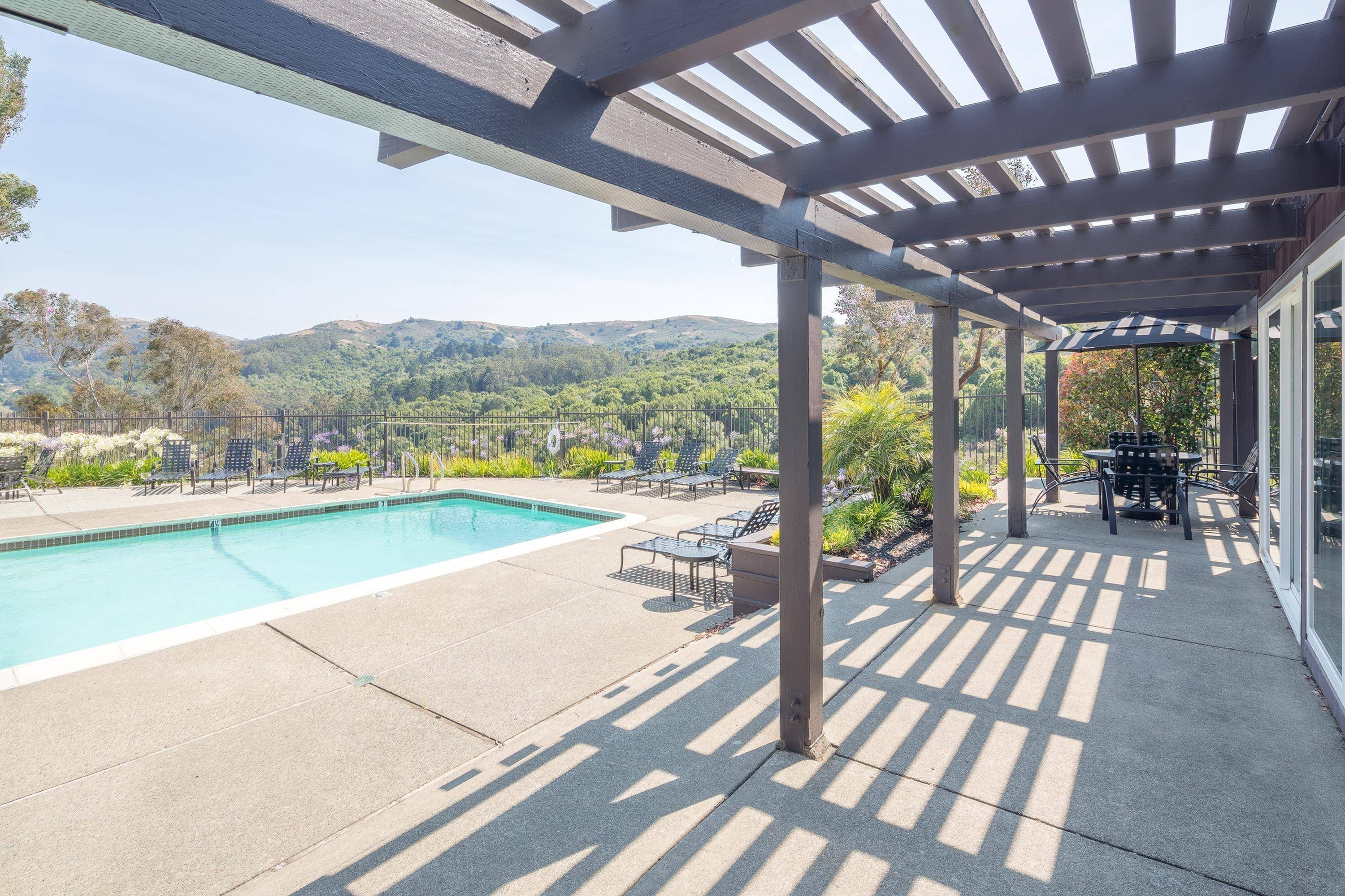 Summit at Sausalito Apartments – photo 5