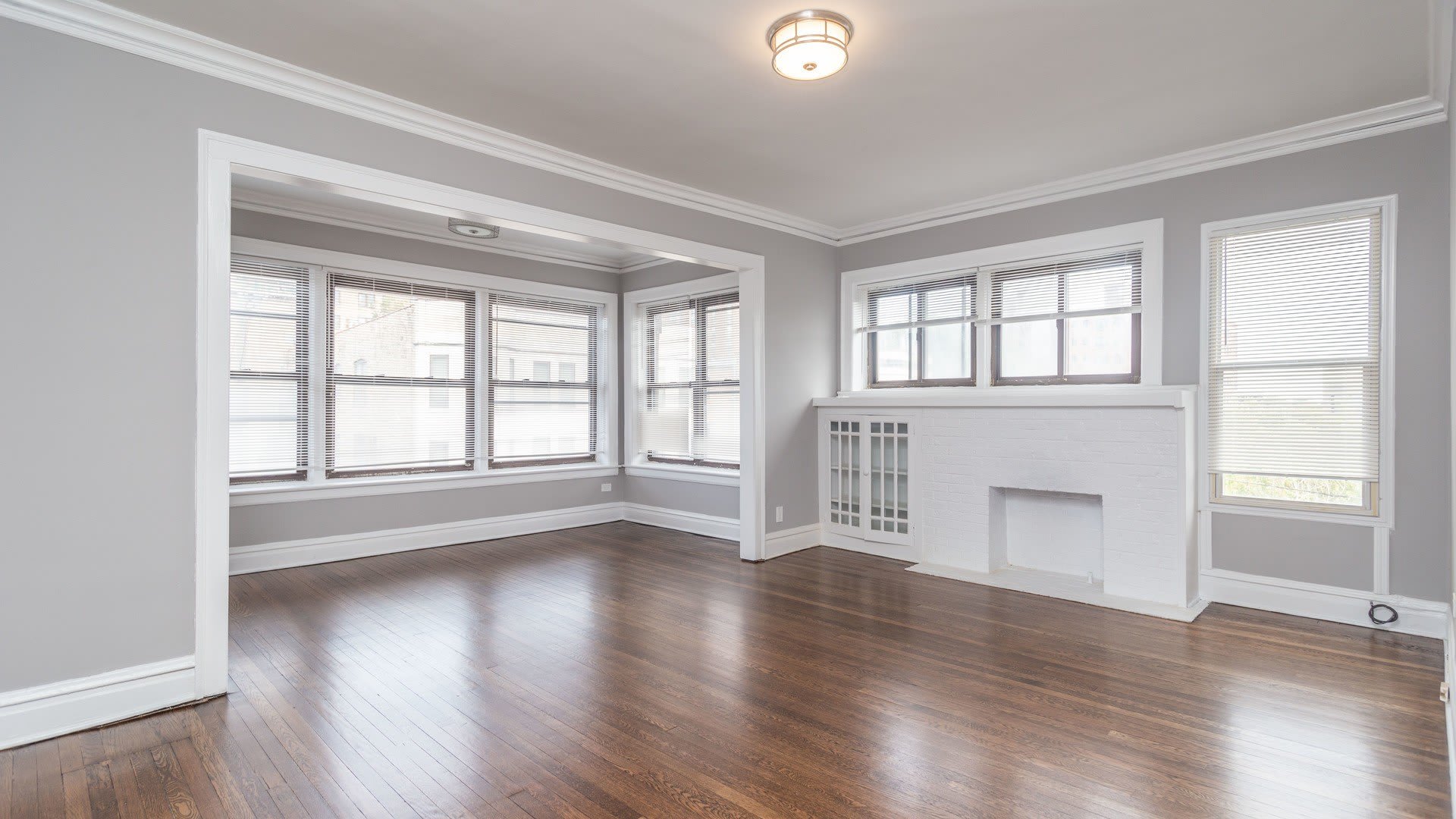 1057 W Foster Avenue – photo 2