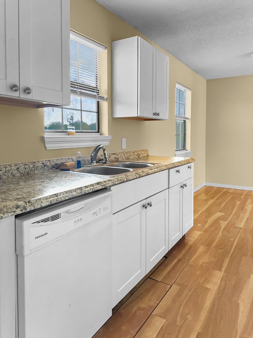276 Daffin Place – photo 4