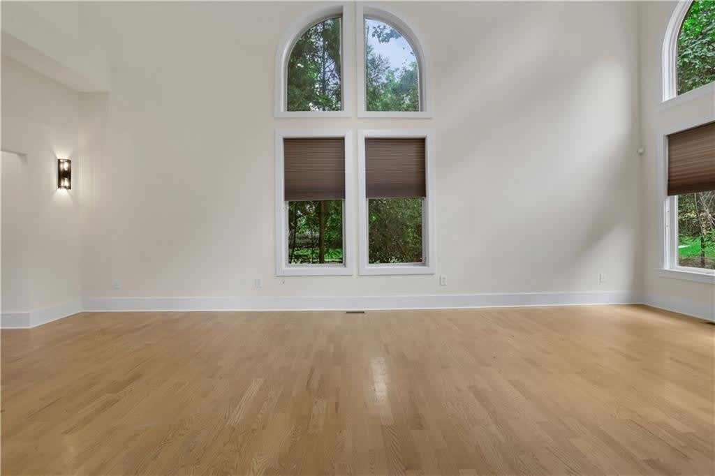 3228 Silver Lake Drive NE – photo 2
