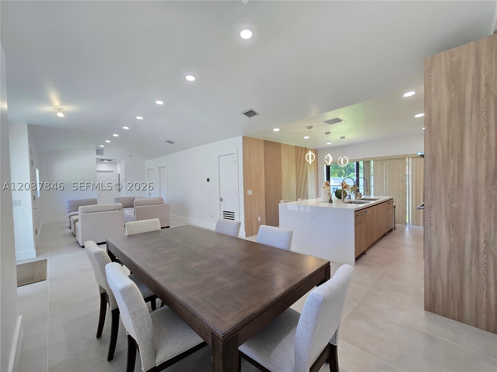 1141 Hollywood Blvd – photo 4