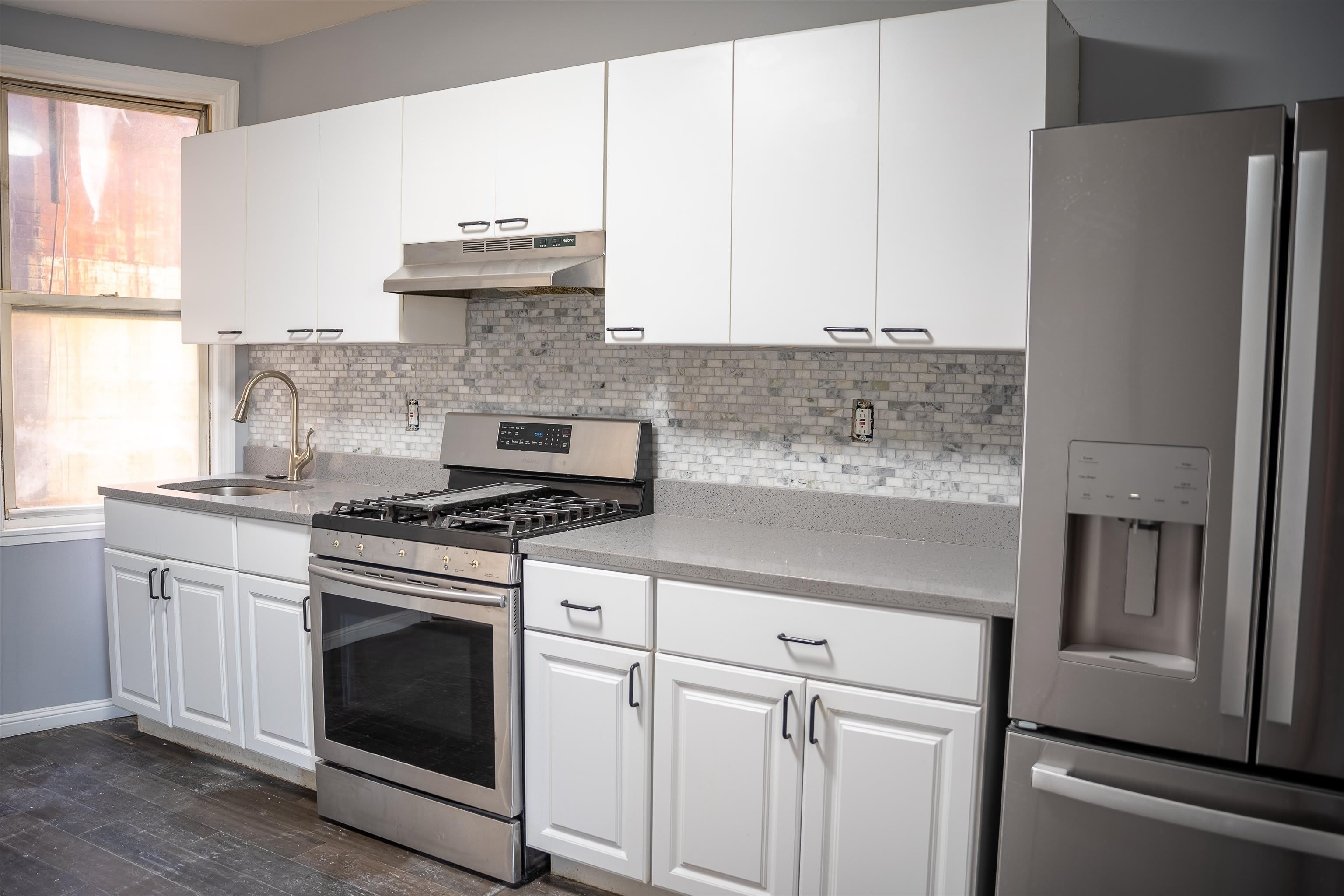 543 W Side Ave – photo 2