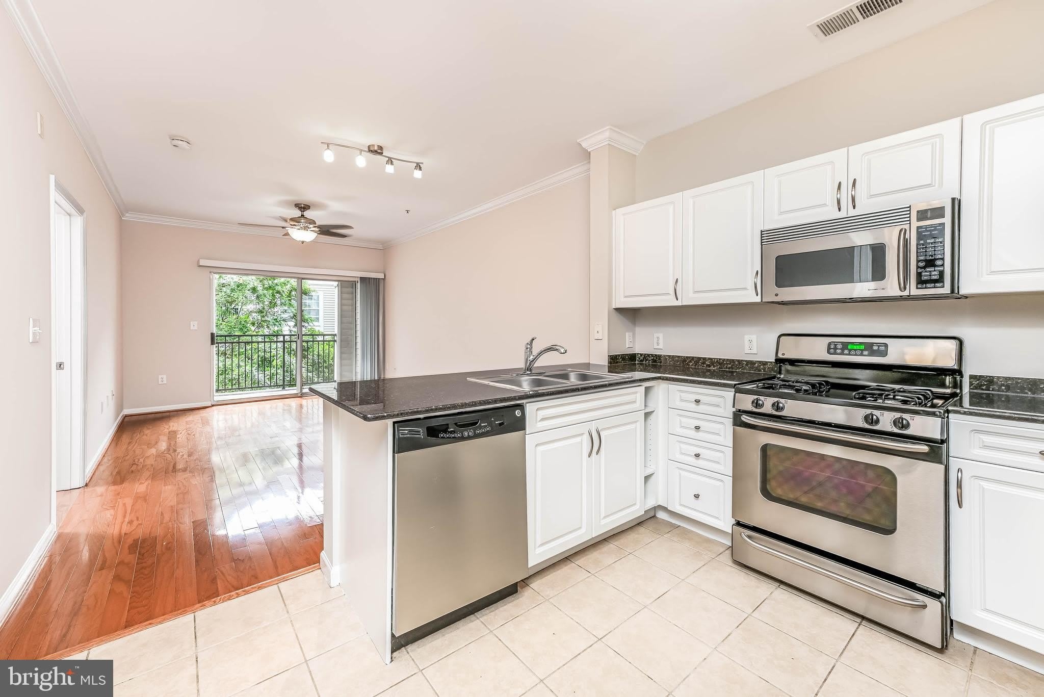 12909 CENTRE PARK Circle – photo 3