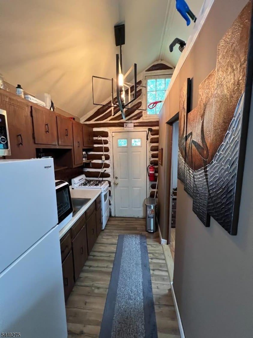 20 Wildwood St – photo 4