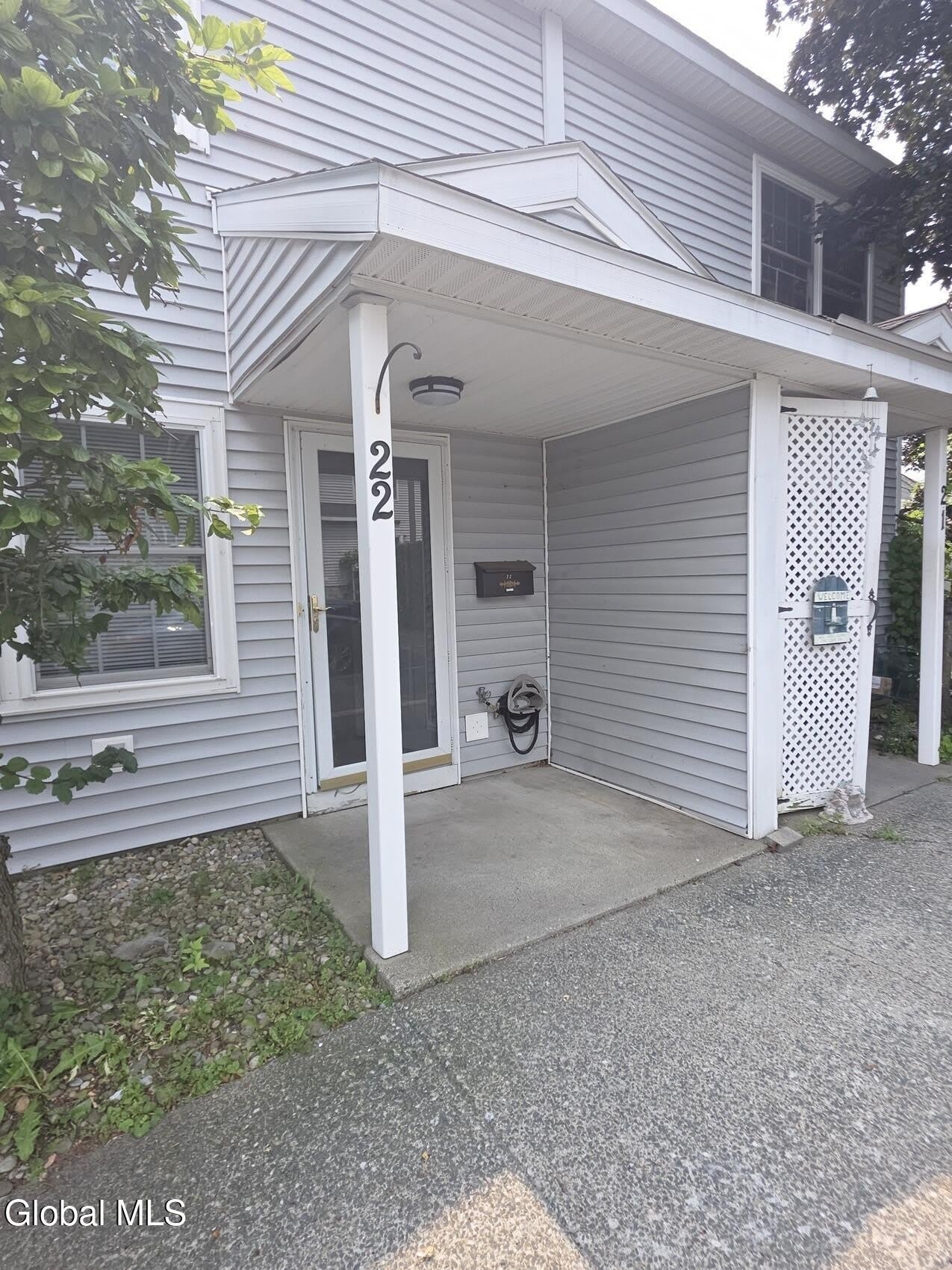 23 Warsaw Avenue – photo 1