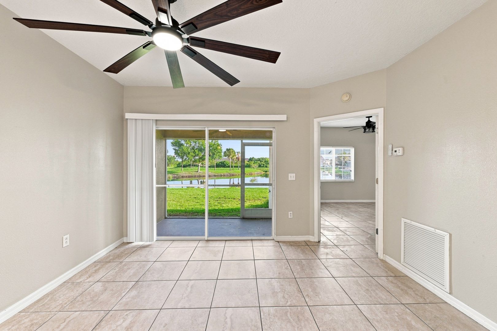 Spacious 3-Bedroom Condo with Beautiful Pond Views – photo 3