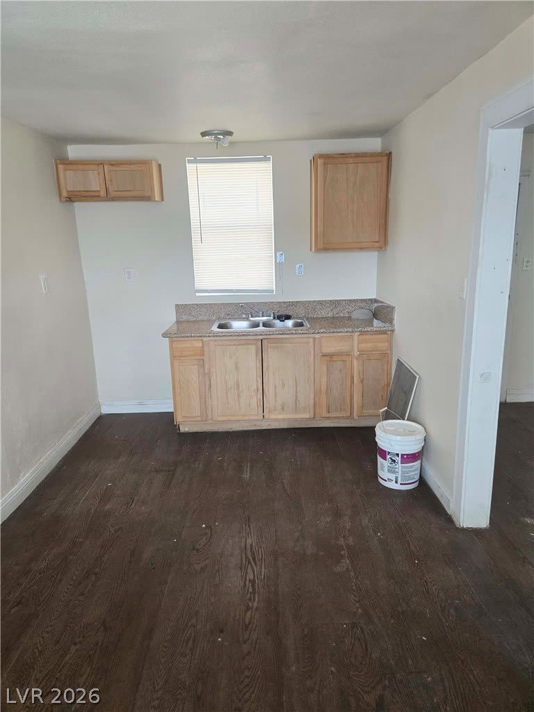 413 W Van Buren Avenue – photo 5