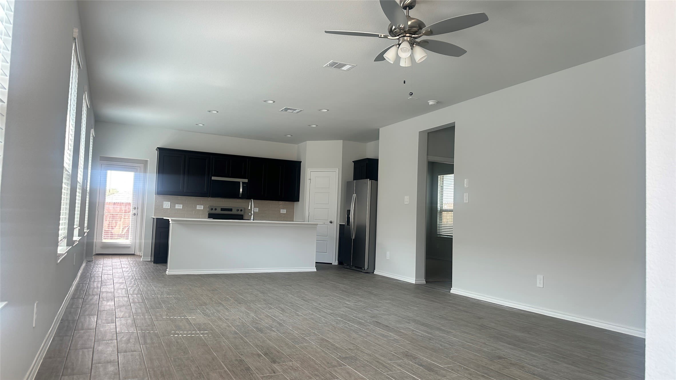 1713 Meadow Crest Drive – photo 2