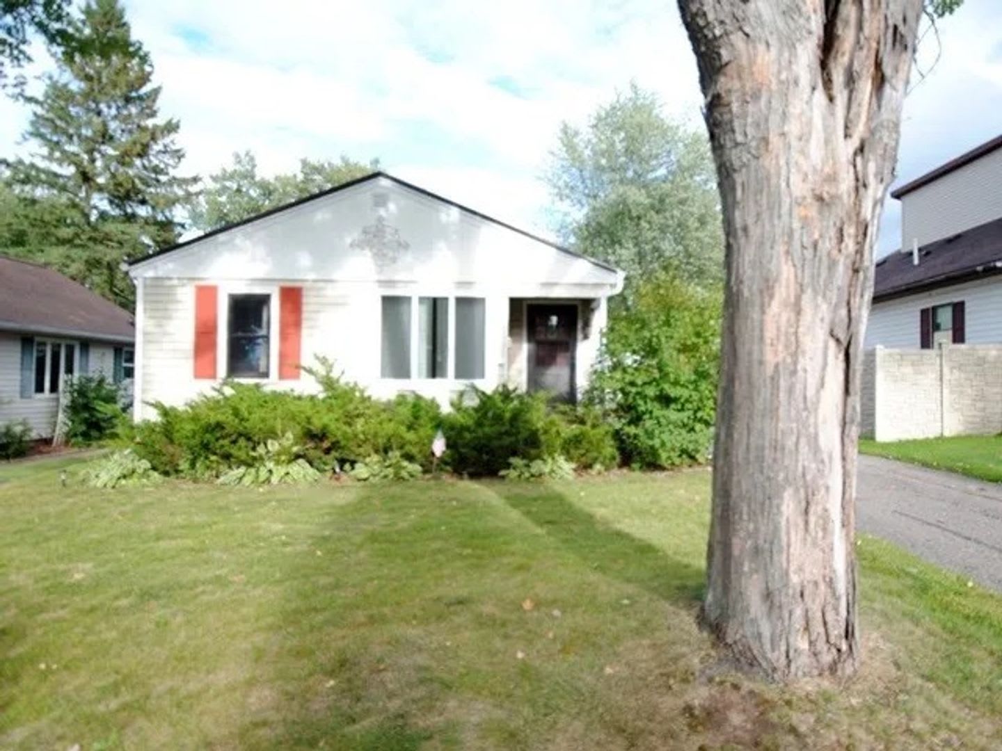 Click The Apply Now Button Or Email Wapmrentals Gmail Com For A Prompt Response Marshfield – photo 2