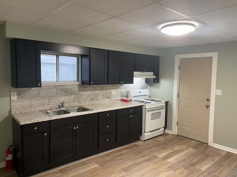 902 11th Street – photo 3