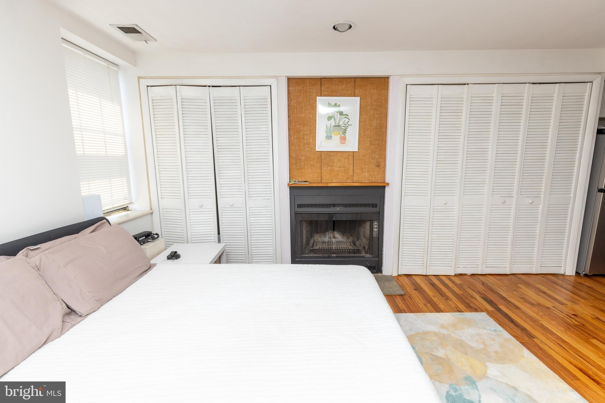 1915 PEMBERTON Street – photo 2