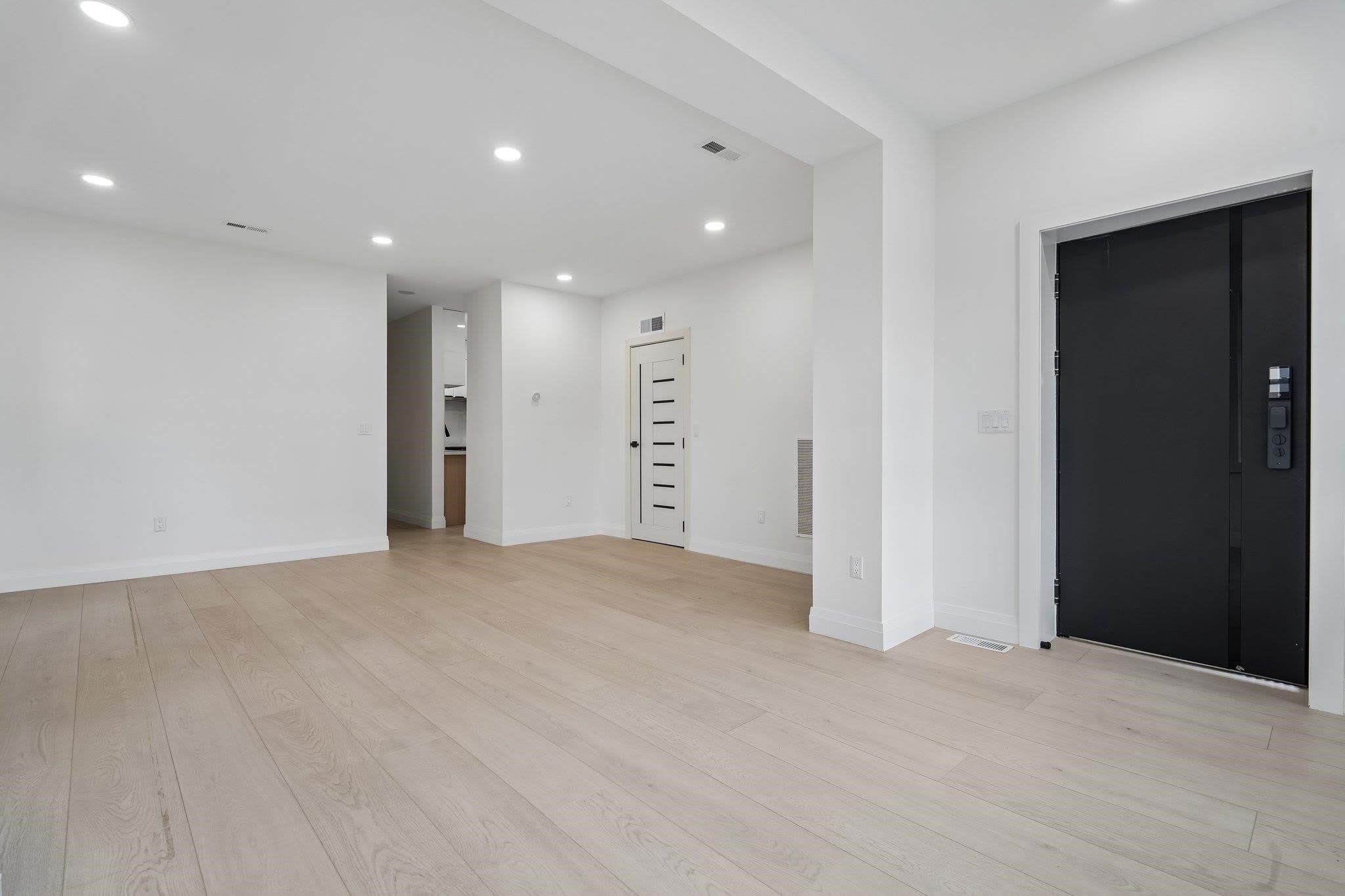 423 AURORA AVE – photo 4