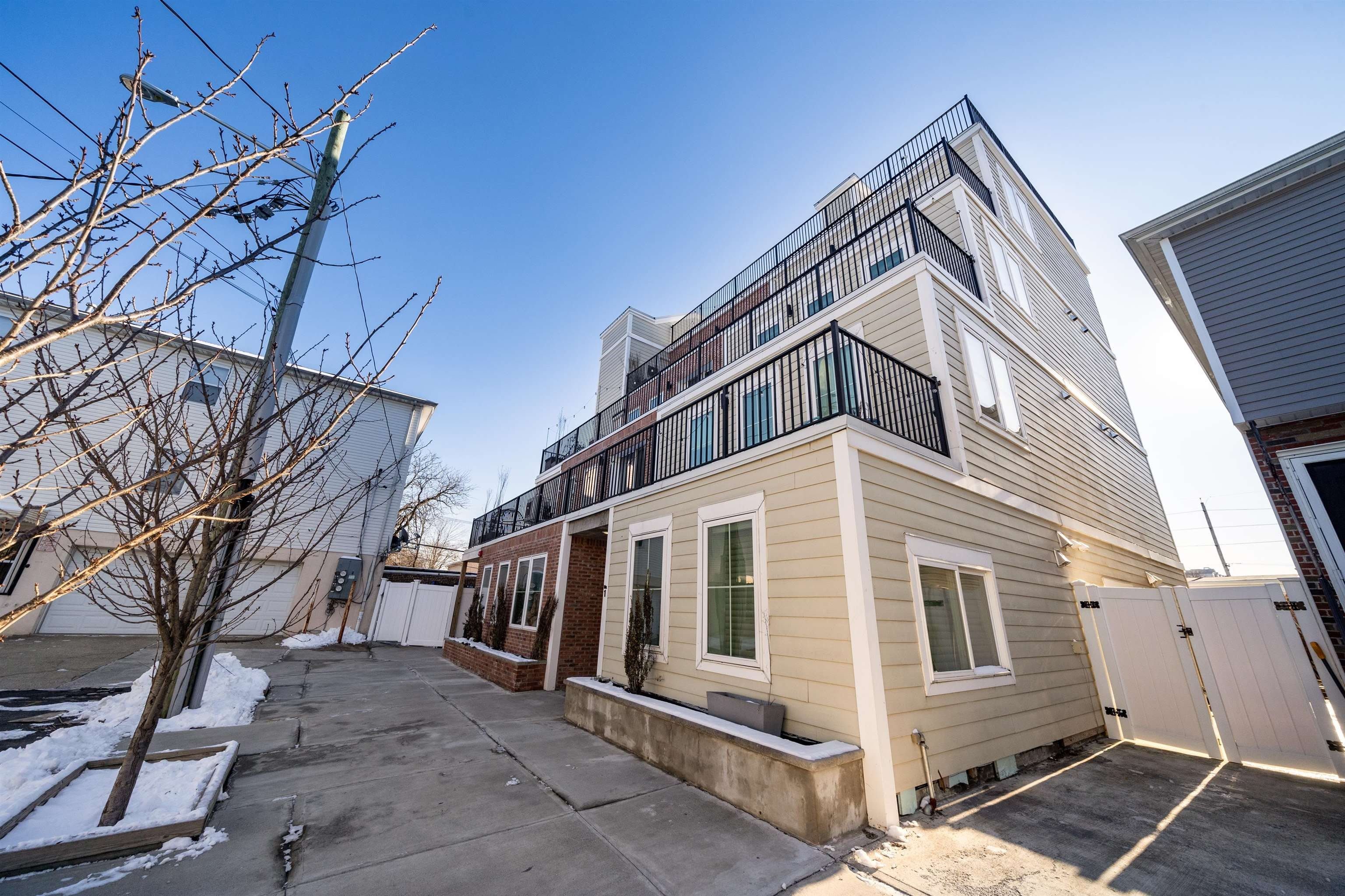 83 WAVERLY ST – photo 2