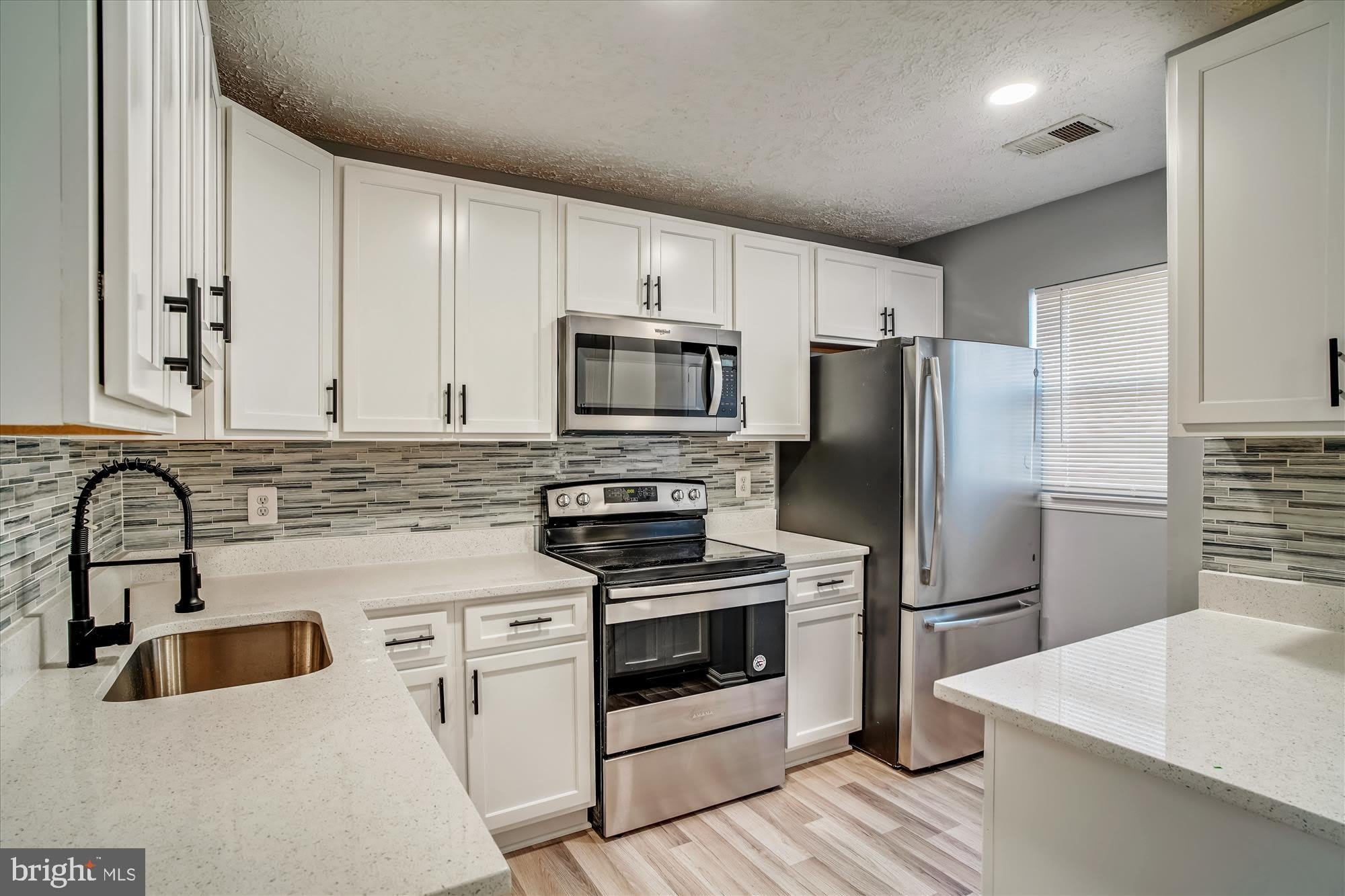 8603 WOODHUE Court – photo 4