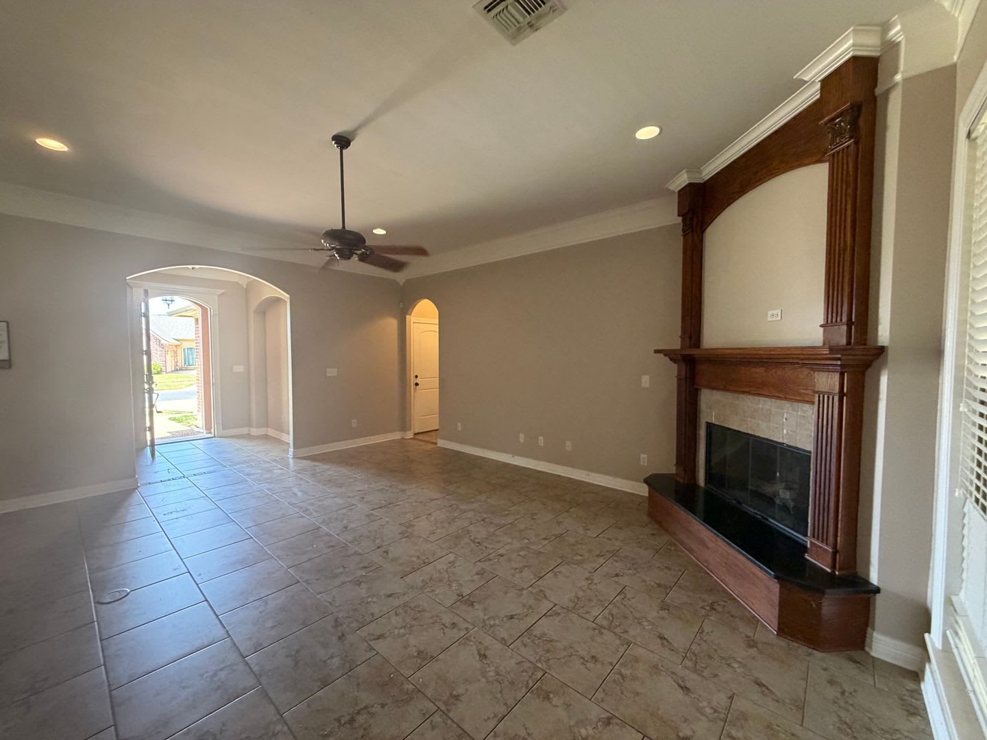 Gorgeous 3 Bedroom North Bossier Home – photo 4