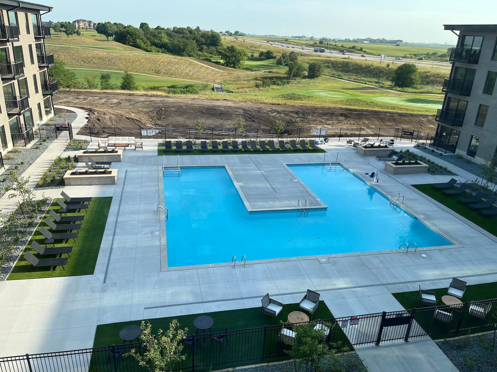 The Standard At 36Th Street – photo 2