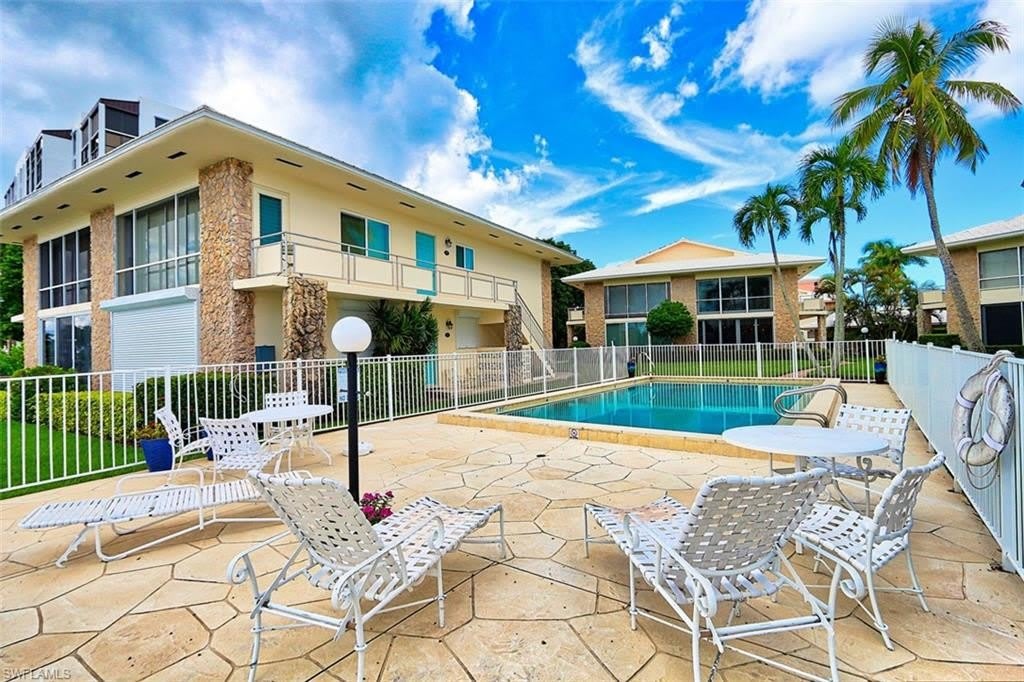 2500 Gulf Shore Blvd N – photo 1