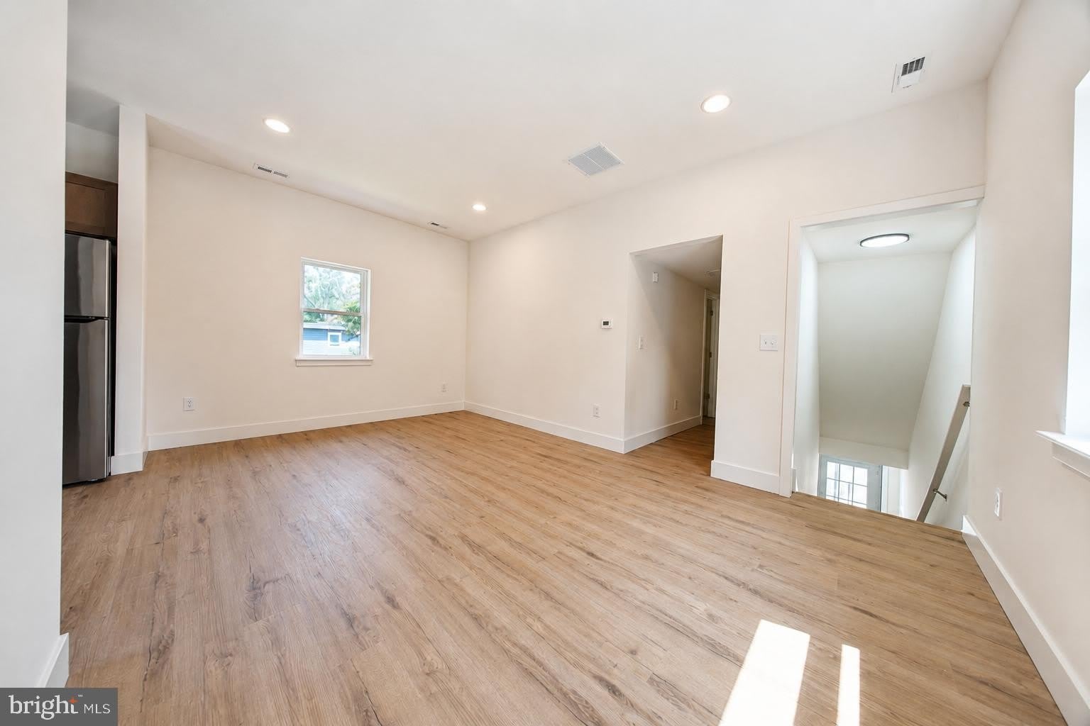 10 MYRTLE Avenue – photo 5